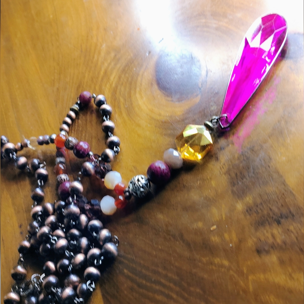 Long Beaded Faux Stones With Large Pink Gem Stone Shaped Rhinestone Navajo - Picture 9 of 9